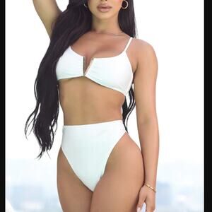 Fashion Nova Vacation Tans White 2 Piece Bikini Size Medium NEW